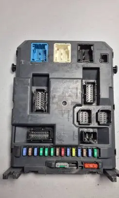 Peugeot 308 Fuse module 22661F01 20120324 9666952280