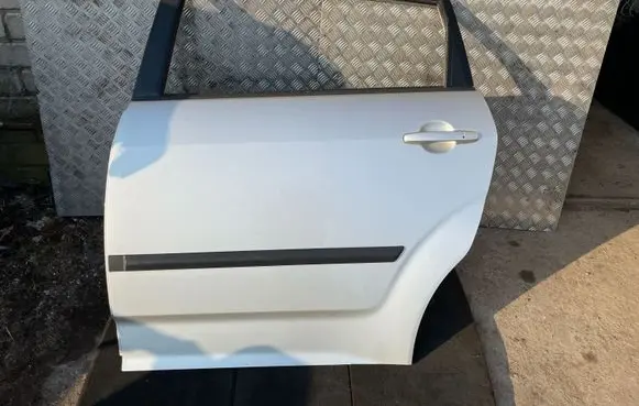 Toyota Corolla Verso AR10 Rear door 