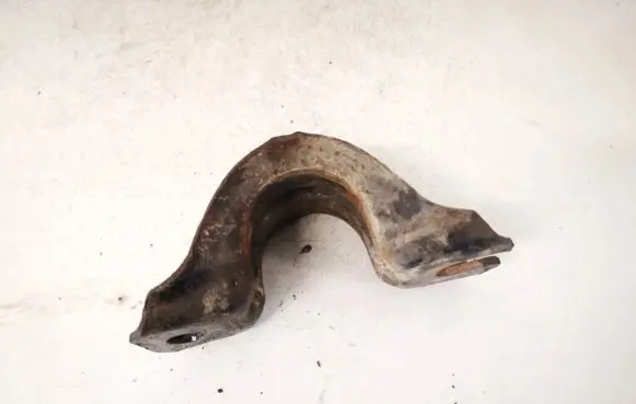 Nissan NV200 Sway bar bush bracket, front 