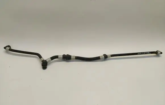Tesla Model 3 Engine coolant pipe/hose 1077576-00-e