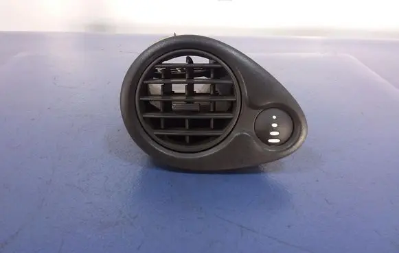 Renault Clio III Dashboard side air vent grill/cover trim 