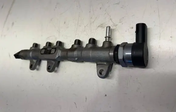 BMW X1 F48 F49 Fuel main line pipe 851415402 0445214315