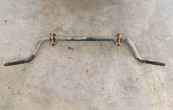 Nissan Navara D40 Front anti-roll bar/sway bar
