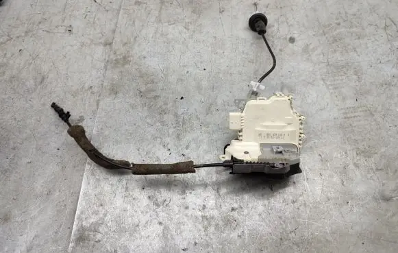 Porsche Panamera (970) Rear door lock 8K0839015D