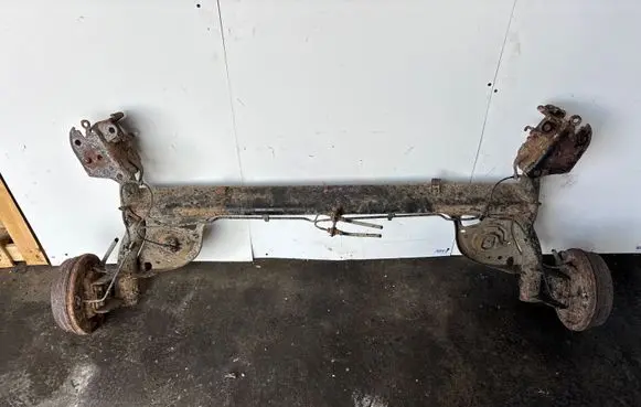 Nissan Note (E11) Rear beam