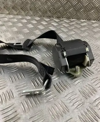 Rear seatbelt