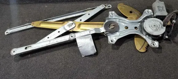 Toyota Picnic Sliding door window regulator with motor
