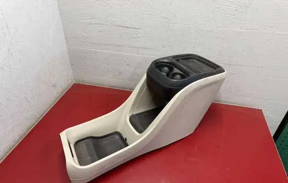 Chrysler Pacifica Center console 5XF831D2AI