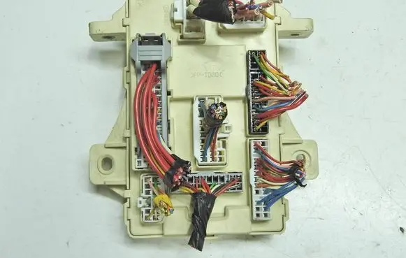 KIA Ceed Fuse box set 91950-2H500 91950-1H510
