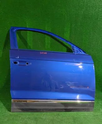 Volkswagen T-Roc Front door