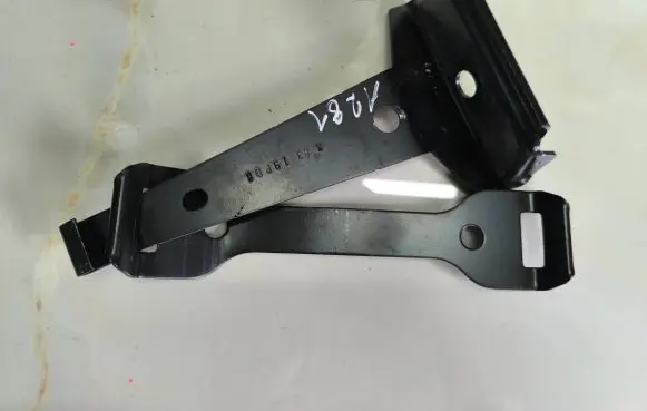 BMW X3 E83 Battery bracket 80319P08