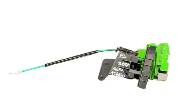 Alfa Romeo Giulietta Front door lock