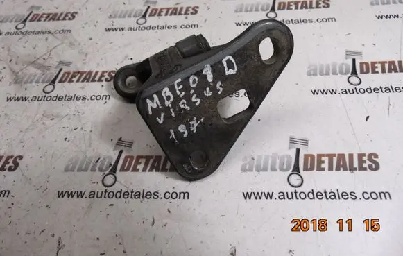 Mercedes-Benz E W211 Front door upper hinge