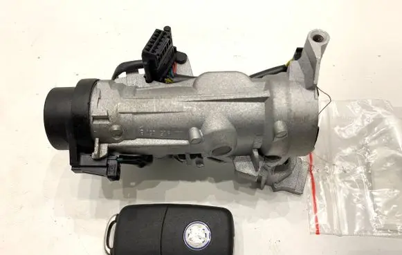 Volkswagen Touran I Ignition lock 1K0905851B