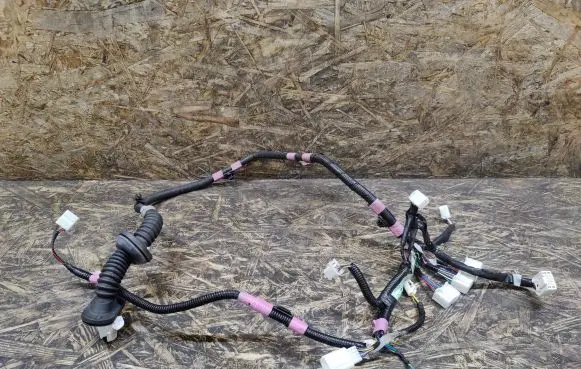 Lexus LS 460 - 600H Rear door wiring loom 8215350192
