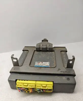 Mazda 626 Engine control unit/module E2T03773T FP012A FP0118881D