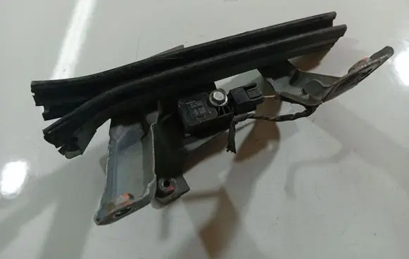 Renault Scenic III - Grand scenic III Airbag deployment crash/impact sensor 988330002R