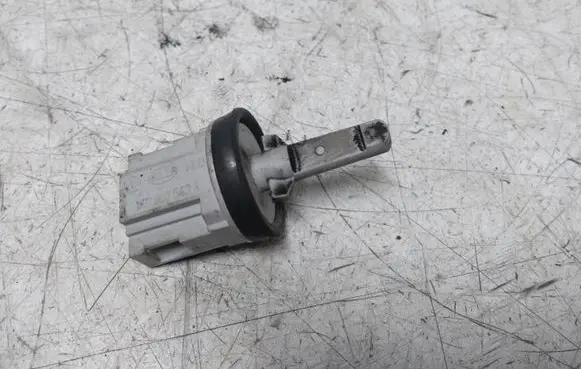 Volkswagen Touareg I Interior temperature sensor 1K0907543A