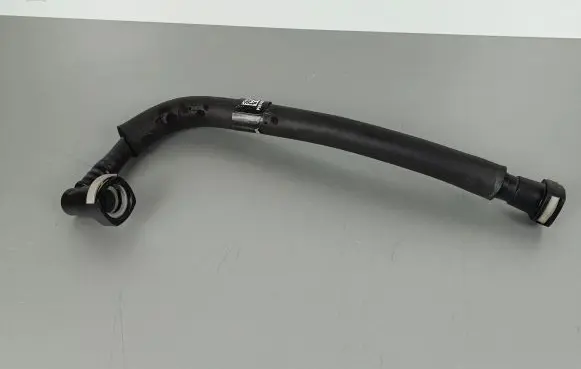 Jeep Grand Cherokee WL Air intake hose/pipe P68343572AA