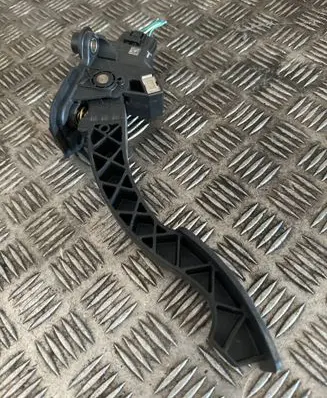 Mitsubishi Outlander Accelerator throttle pedal 1600A116