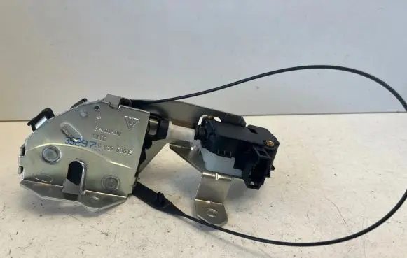 Volkswagen Touareg I Tailgate window lock/catch/latch 7L0827506E