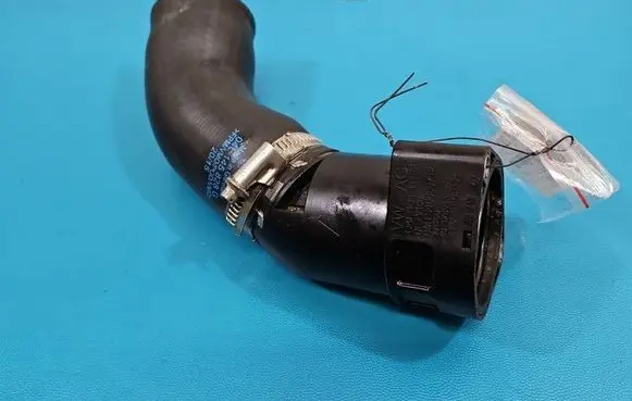 Volkswagen PASSAT B8 Intercooler hose/pipe 04L145828G IMPRK1583281