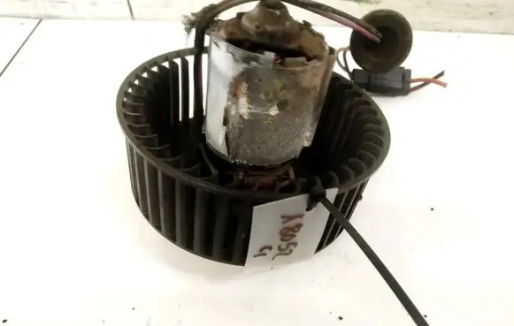 Mazda 121 SM Heater fan/blower