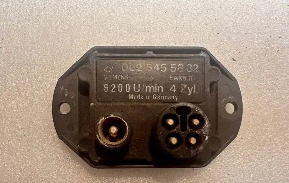 Mercedes-Benz 190 W201 Ignition amplifier control unit 0025455832