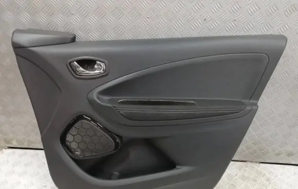 Renault Zoe Front door card panel trim