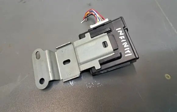 Infiniti Q50 Other control units/modules 476A04GF0D