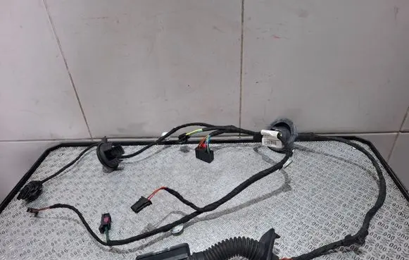 Audi A1 Rear door wiring loom 8x0971687D