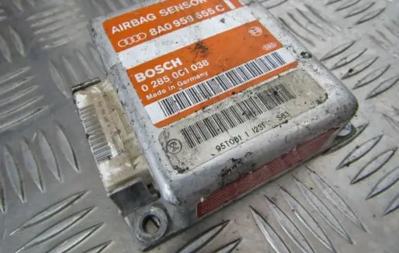 Audi A4 S4 B5 8D Airbag control unit/module 8a0959655c 0285001038