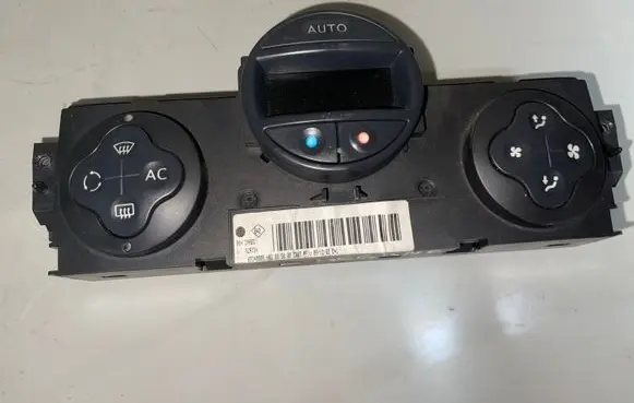 Renault Megane II Climate control unit 8200070752