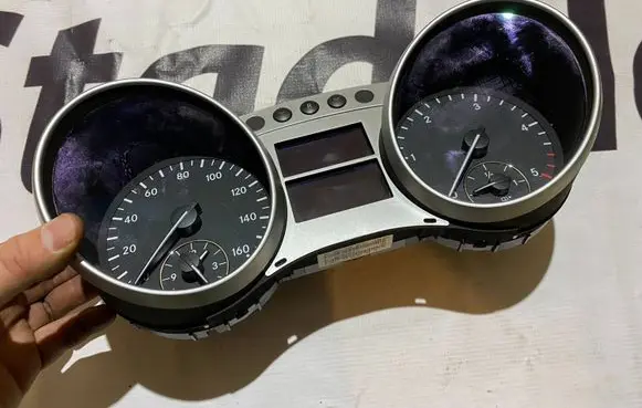 Mercedes-Benz ML W164 Speedometer (instrument cluster) A2514402111 2514402111