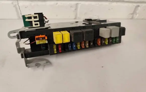 Mercedes-Benz CLS C219 Fuse module 2115455301 5DK00804727