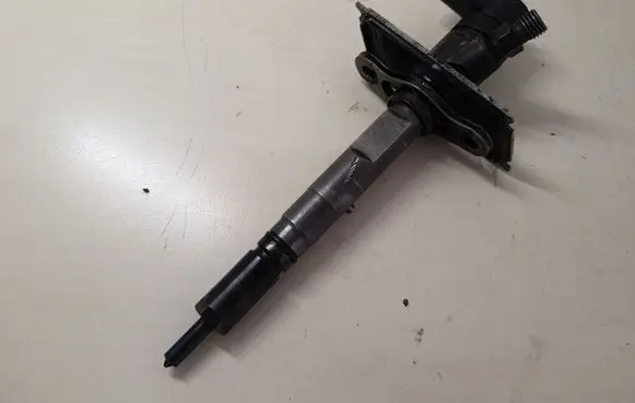 Audi A8 S8 D2 4D Fuel injector 057130276G