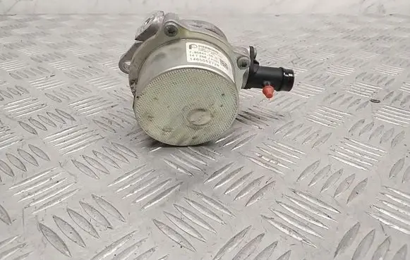 Nissan Qashqai Vacuum pump 166505272R