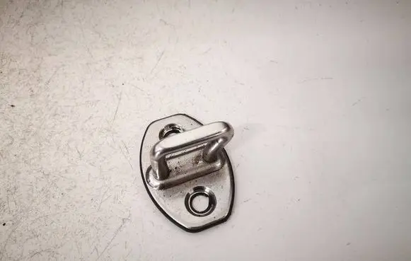 Volkswagen PASSAT B6 Front door lock loop/hook striker 3C0837033B