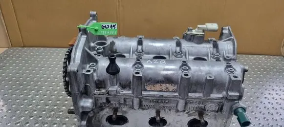 Volkswagen Polo IV 9N3 Engine head 03E103373C