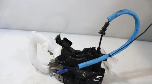 KIA Ceed Front door lock