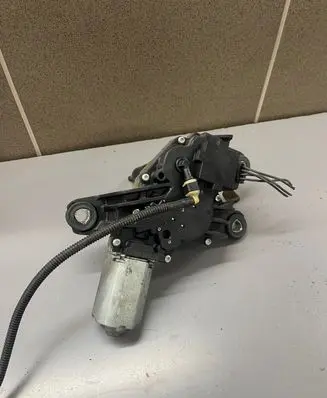 Volkswagen PASSAT B6 Rear window wiper motor 1k6955711c 0390201600