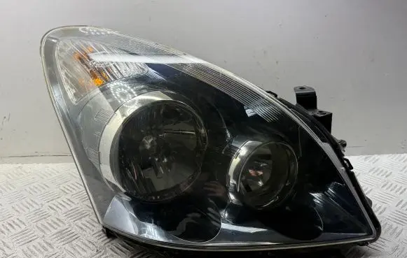 Toyota Corolla Verso AR10 Headlight/headlamp 811300F080 7357230400