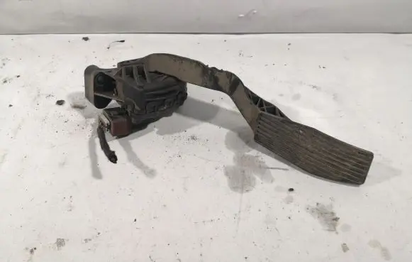 Opel Zafira A Accelerator throttle pedal 9202341