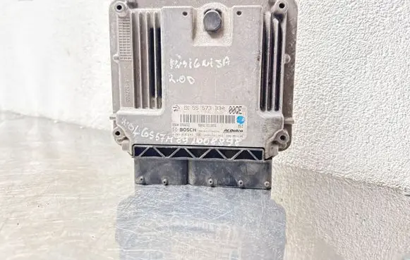 Opel Insignia A Engine control unit/module 55573330 55566722 0281015143