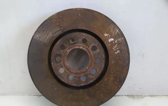 Volkswagen PASSAT B7 Front brake disc