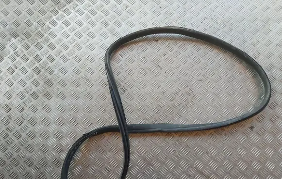 Mercedes-Benz CLA C117 X117 W117 Rear door rubber seal (on body) 