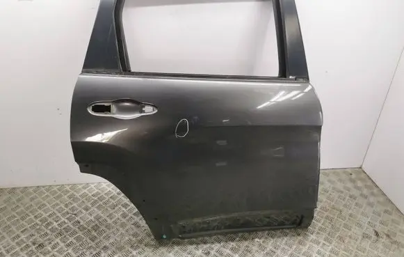 Jeep Cherokee Rear door