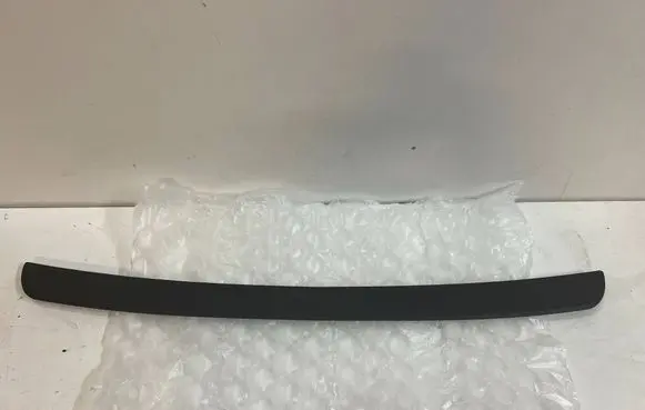 Hyundai i10 Rear bumper trim bar molding AVI1035607