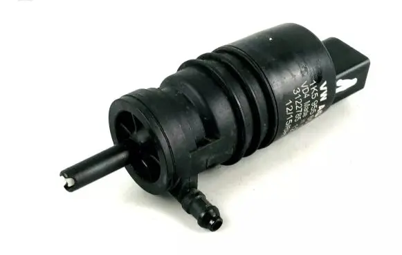 Volkswagen PASSAT B8 Windscreen/windshield washer pump 1K5955651