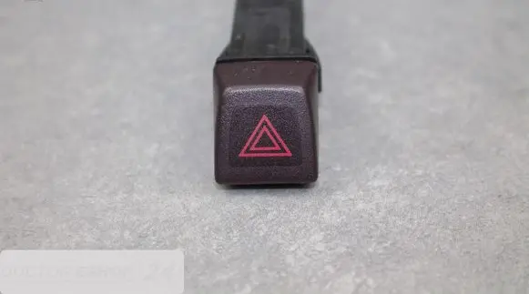 Volvo V50 Hazard light switch 30739296